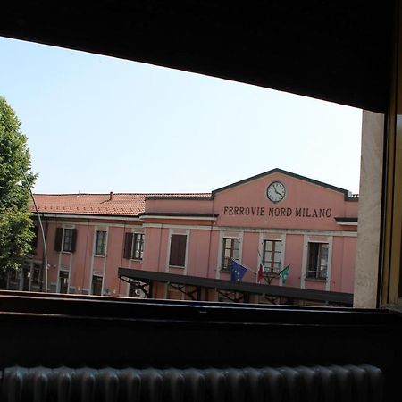 L'Appartamento Della Stazione Di サロンノ エクステリア 写真